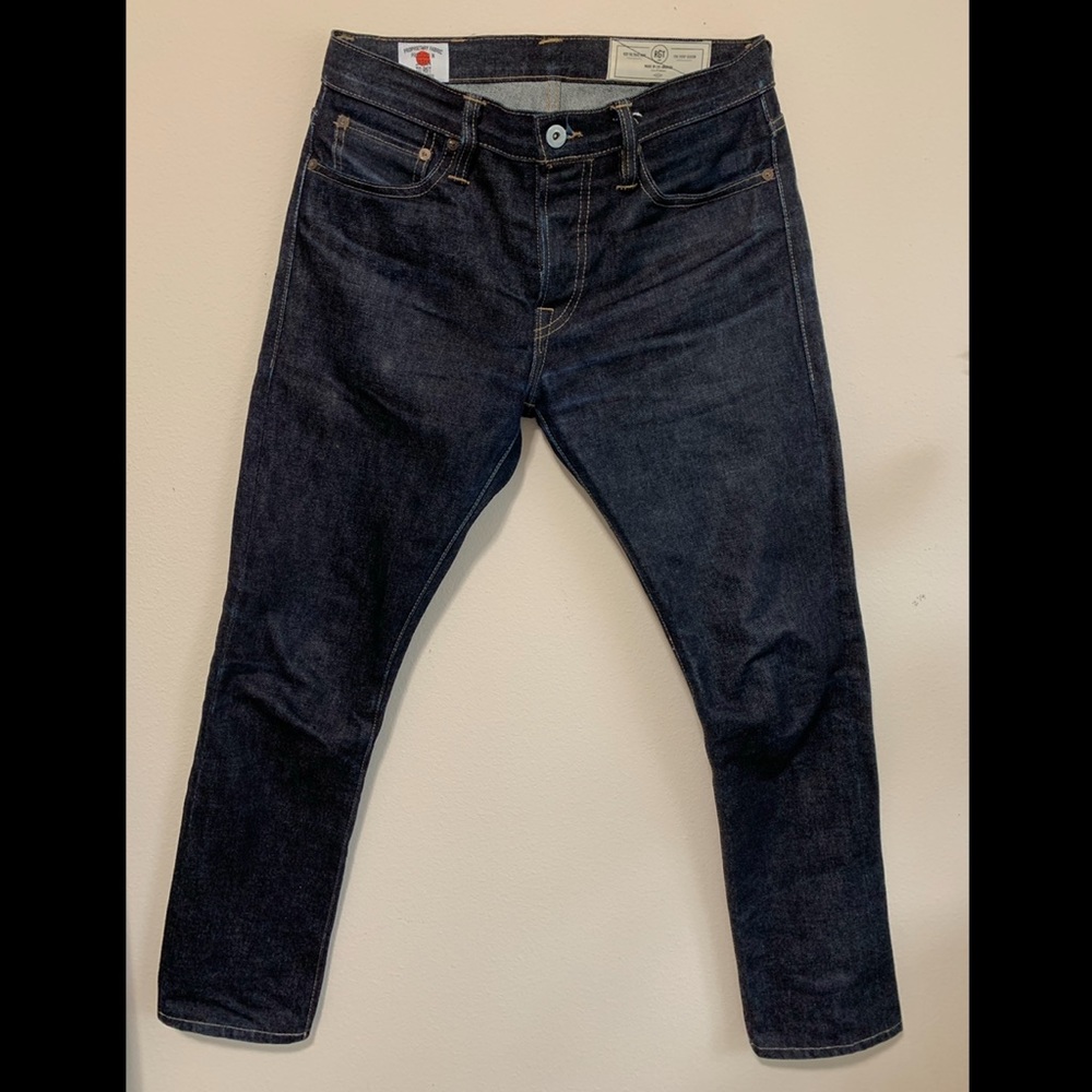 Signature Six Pocket Skinny Fit Denim
